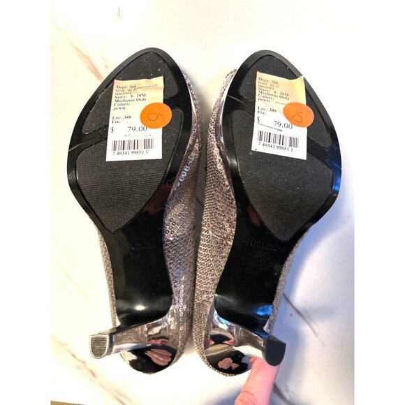 NWT NINE WEST METALLIC SILVER HEEL SEQUIN OPEN TOE HEELS - 7 - Picture 15 of 16